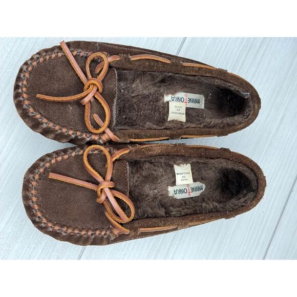 Minnetonka Brown Suede Leather Moccasin Slippers Comfort Shoes Size 4 - Picture 2 of 5